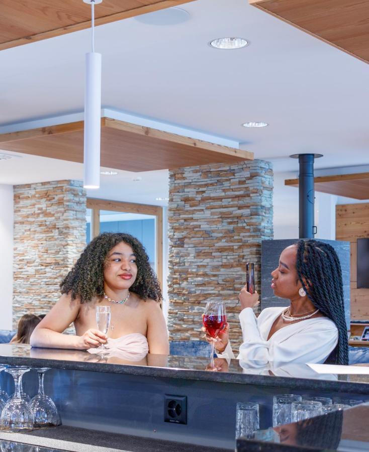 Boutique Hotel Corbetta - Spa 60M2 - La Montagne A 5 Minutes De L'Autoroute A12 Aux Paccots Sur Montreux - Nouveau Loft Familial - Profitez Du Lac Leman Et Des Montagnes En Meme Temps Les Paccots מראה חיצוני תמונה